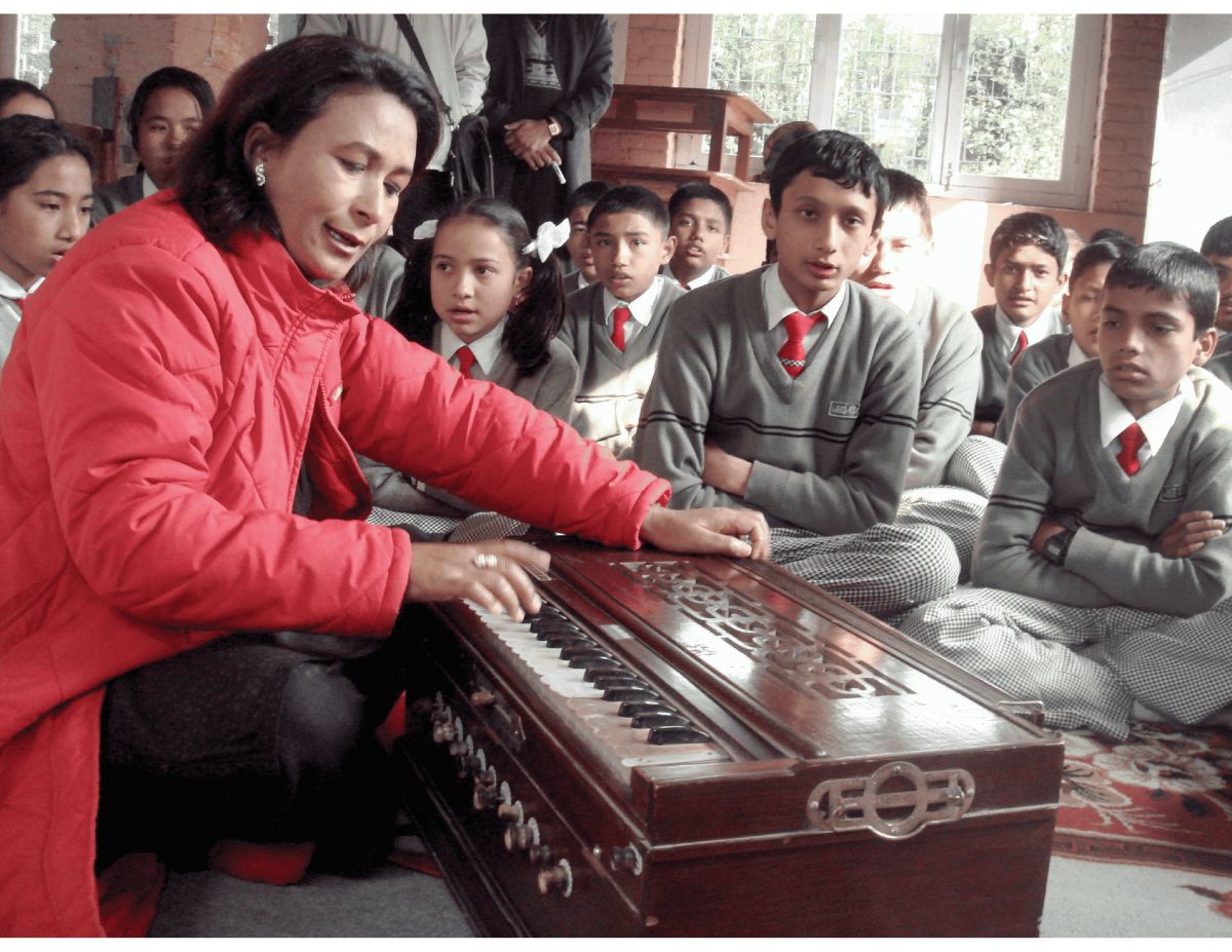 ‘सेलिब्रिटी’ शिक्षक पैसाभन्दा सन्तुष्टि धेरै